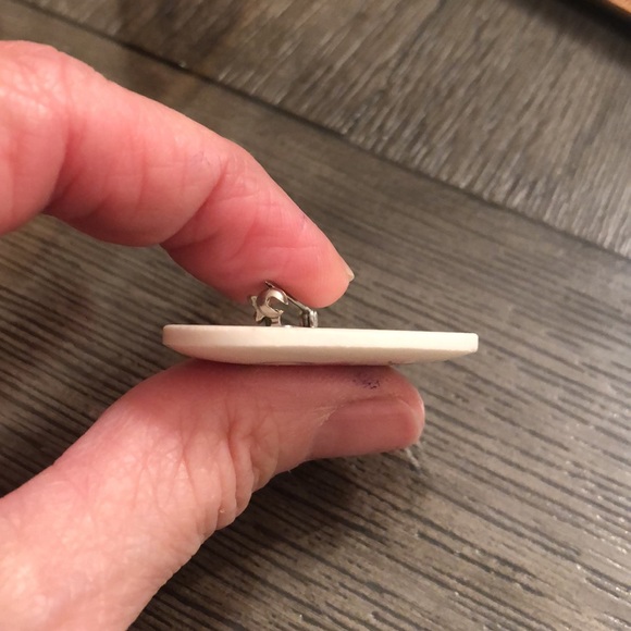 Vintage Avon January Birthday Bouquet Pin - Picture 11 of 13